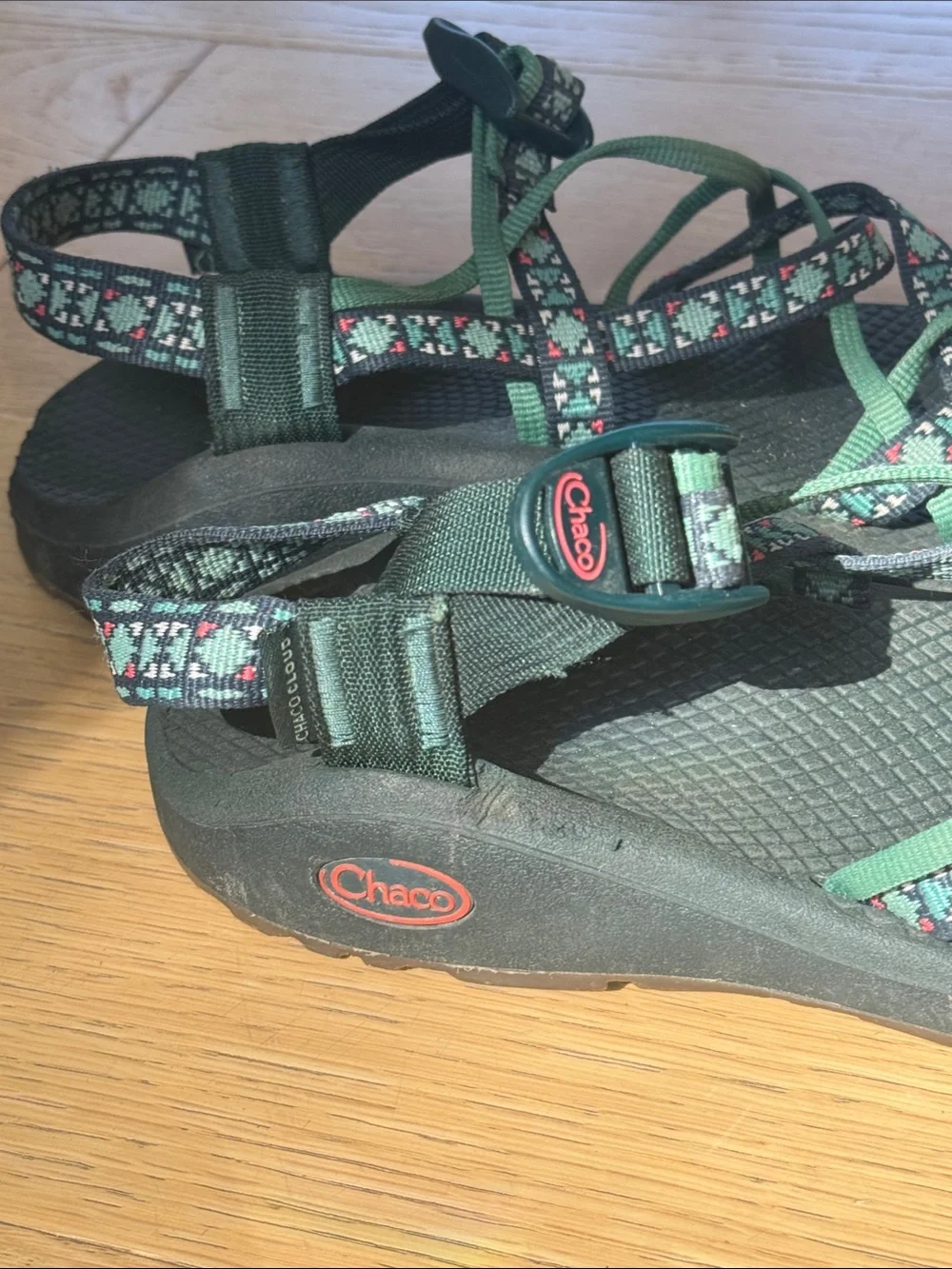 Chaco Women's 7 Dark Green Patterned Strappy Sandals